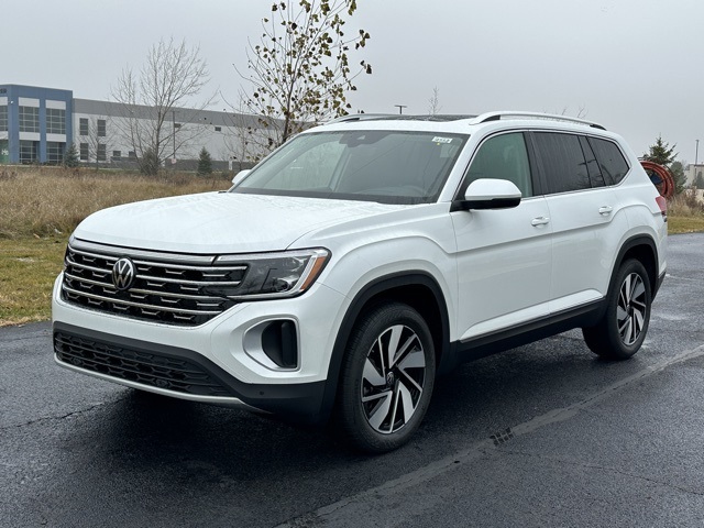 2026 Volkswagen Atlas SEL photo 4