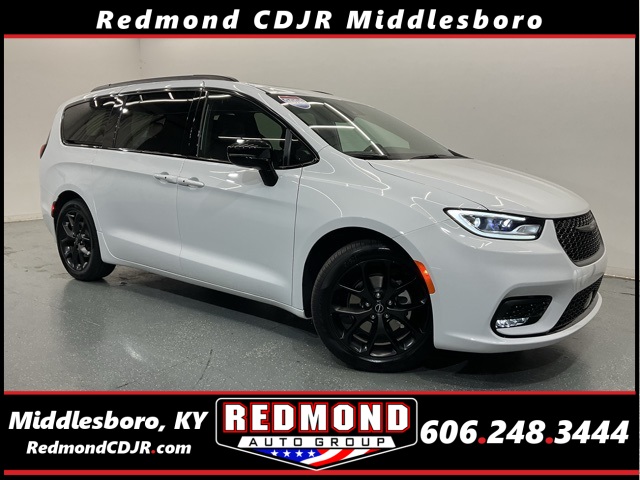 2026 Chrysler Pacifica Limited's photo