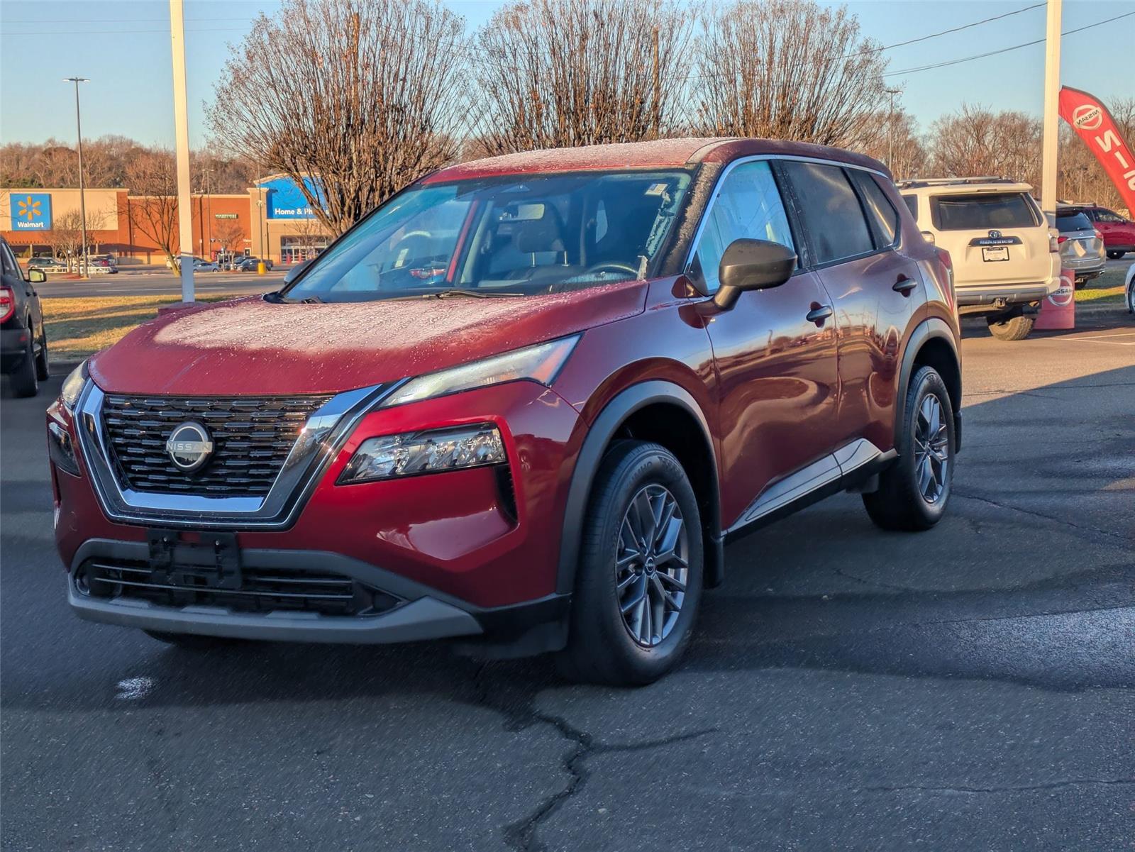 2023 Nissan Rogue S's photo