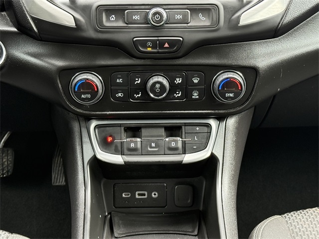 2022 Gmc Terrain SLE photo 23
