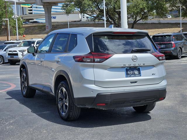2024 Nissan Rogue SV photo 4