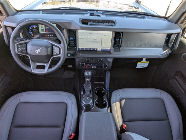 2024 Ford Bronco Black Diamond photo 13