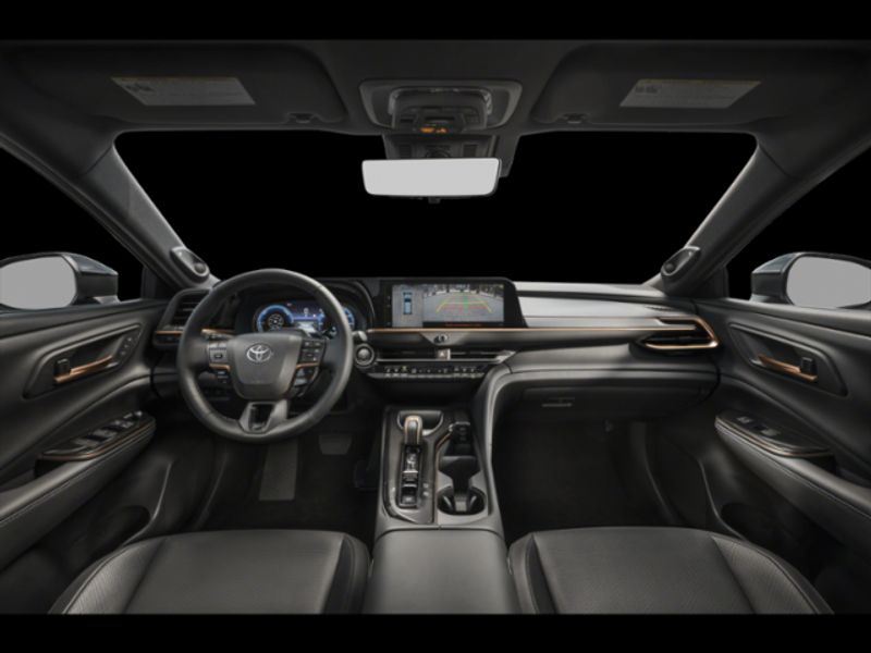 2025 Toyota Crown Signia Limited photo 3