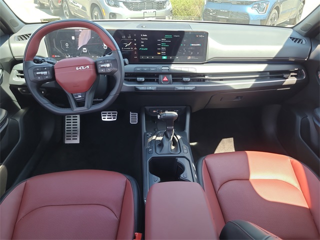 2025 Kia K4 GT-Line Turbo photo 9