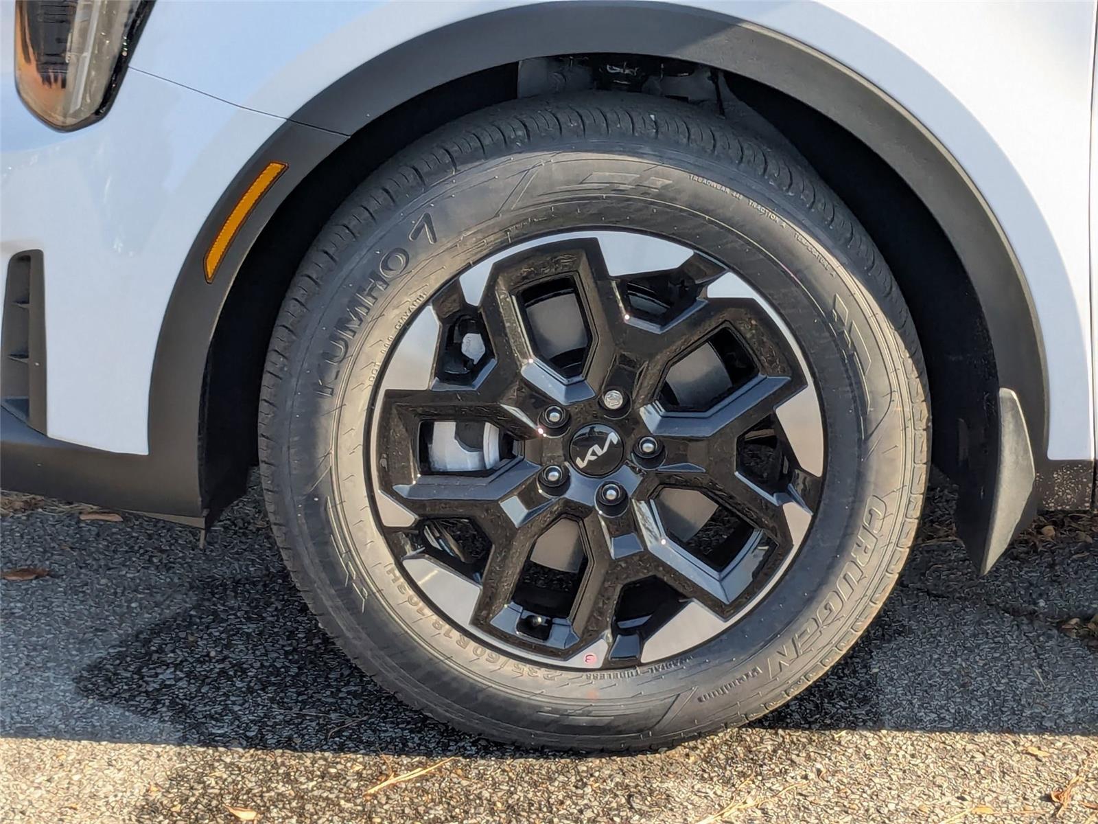 2026 Kia Sorento S photo 3