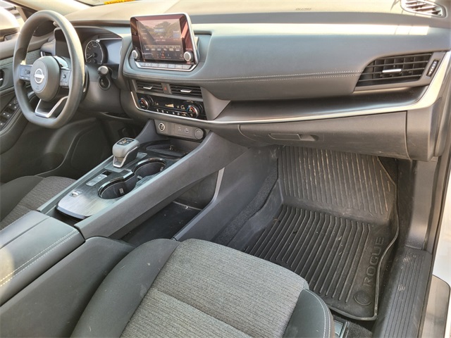 2023 Nissan Rogue SV photo 14