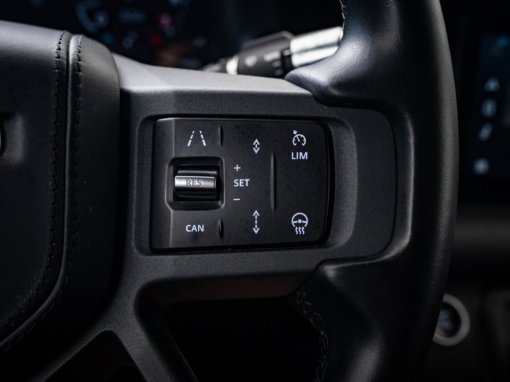 2021 Land Rover Defender 110 X-Dynamic HSE photo 24