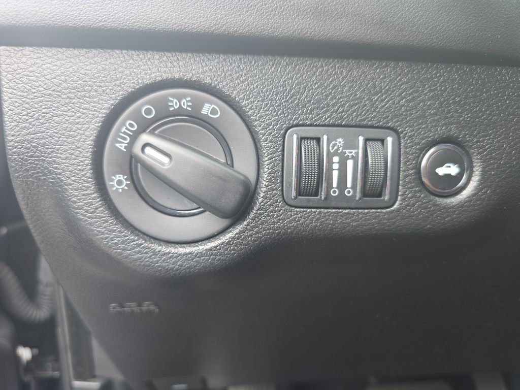 2022 Dodge Charger SXT photo 24