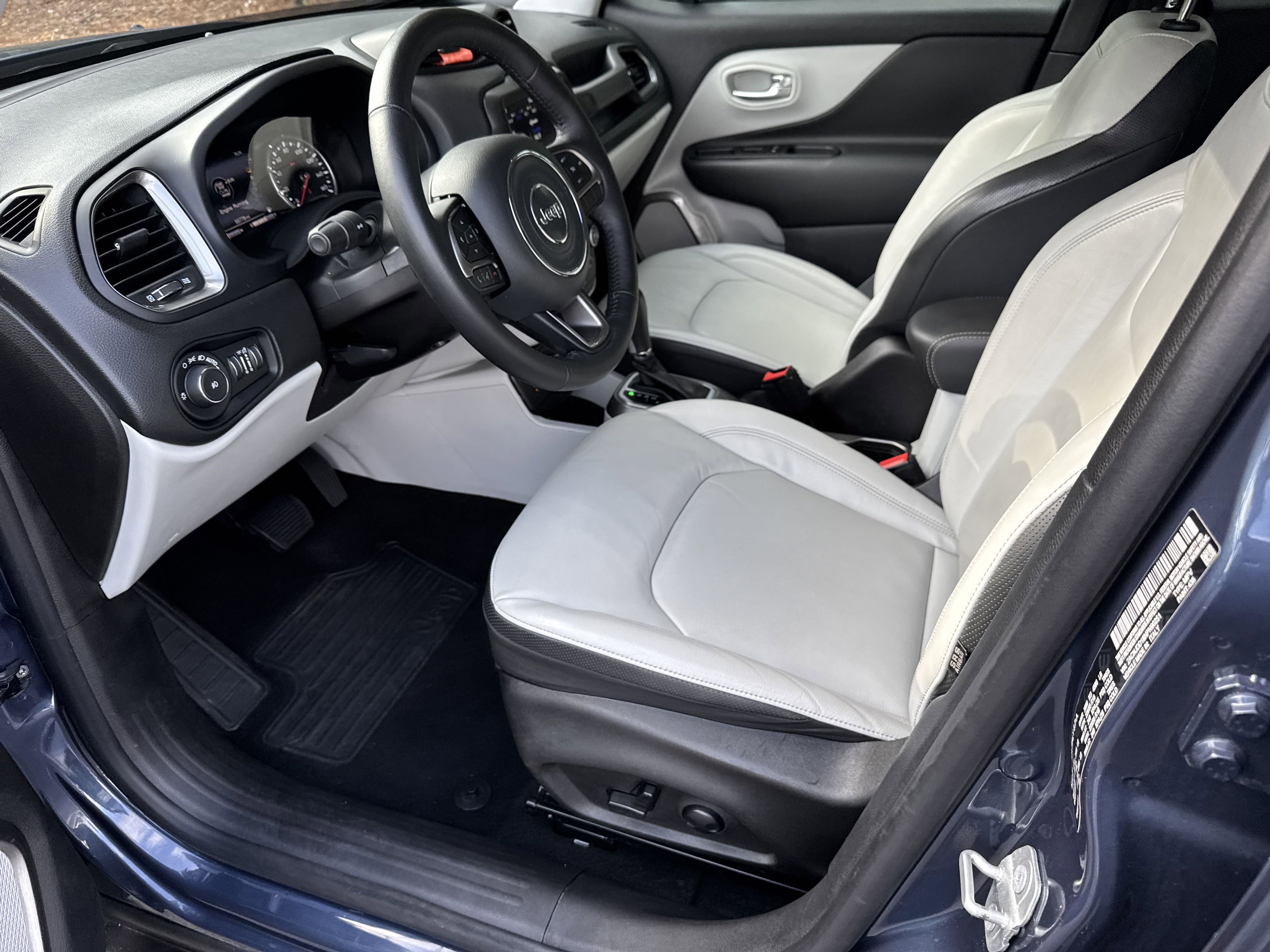 2022 Jeep Renegade Limited photo 2