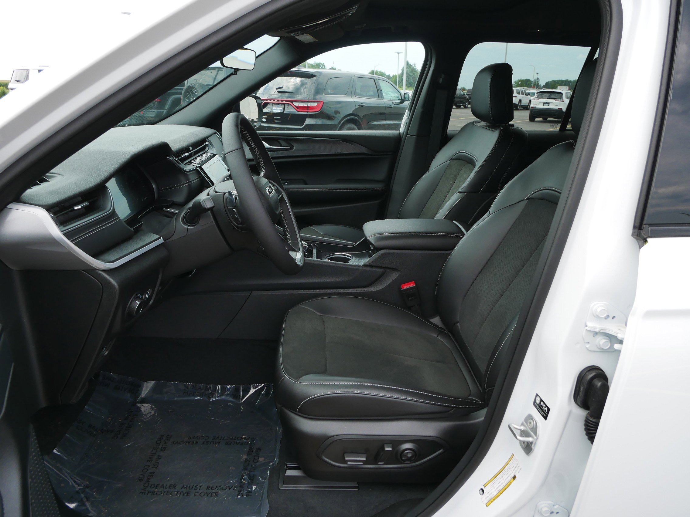 2025 Jeep Grand Cherokee Altitude X photo 3