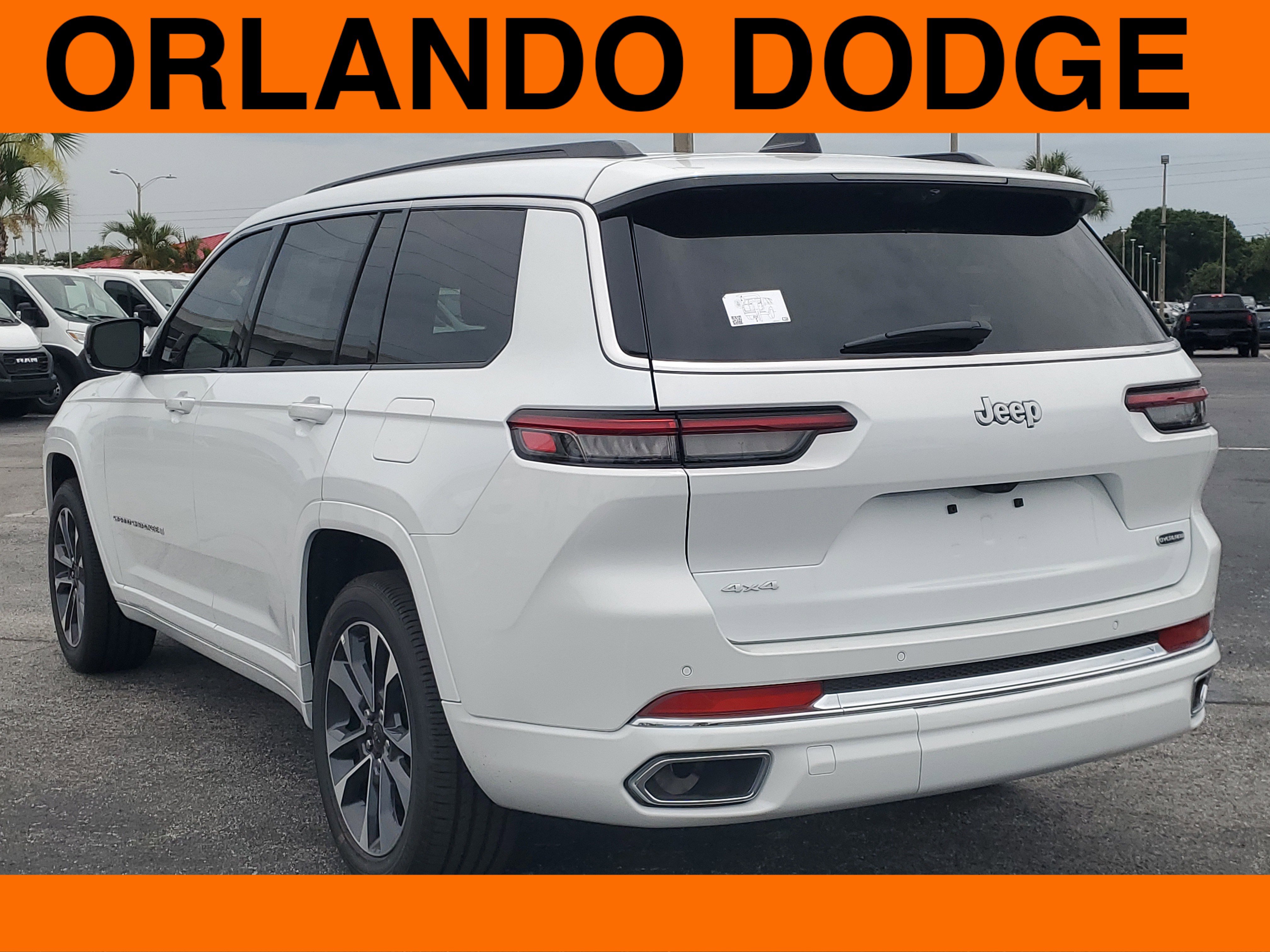 2025 Jeep Grand Cherokee Overland photo 2