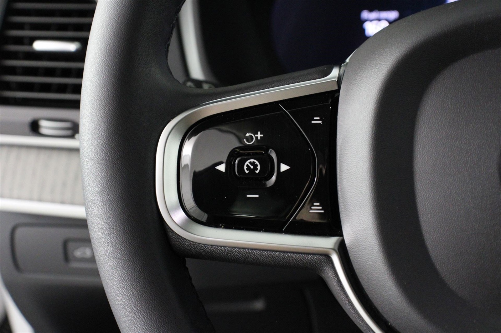 2024 Volvo XC90 Recharge Ultimate photo 7