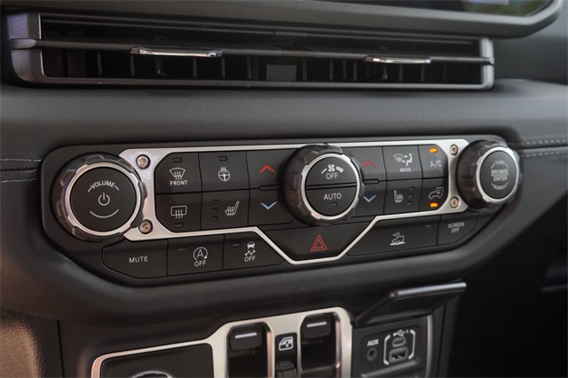 2025 Jeep Gladiator Sport photo 22