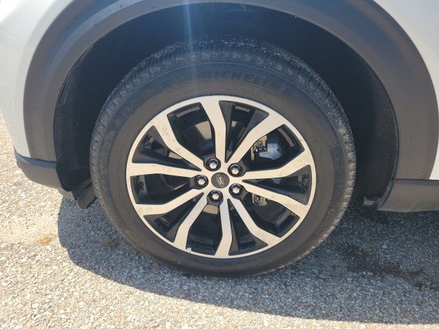 2025 Ford Explorer ST-Line photo 22