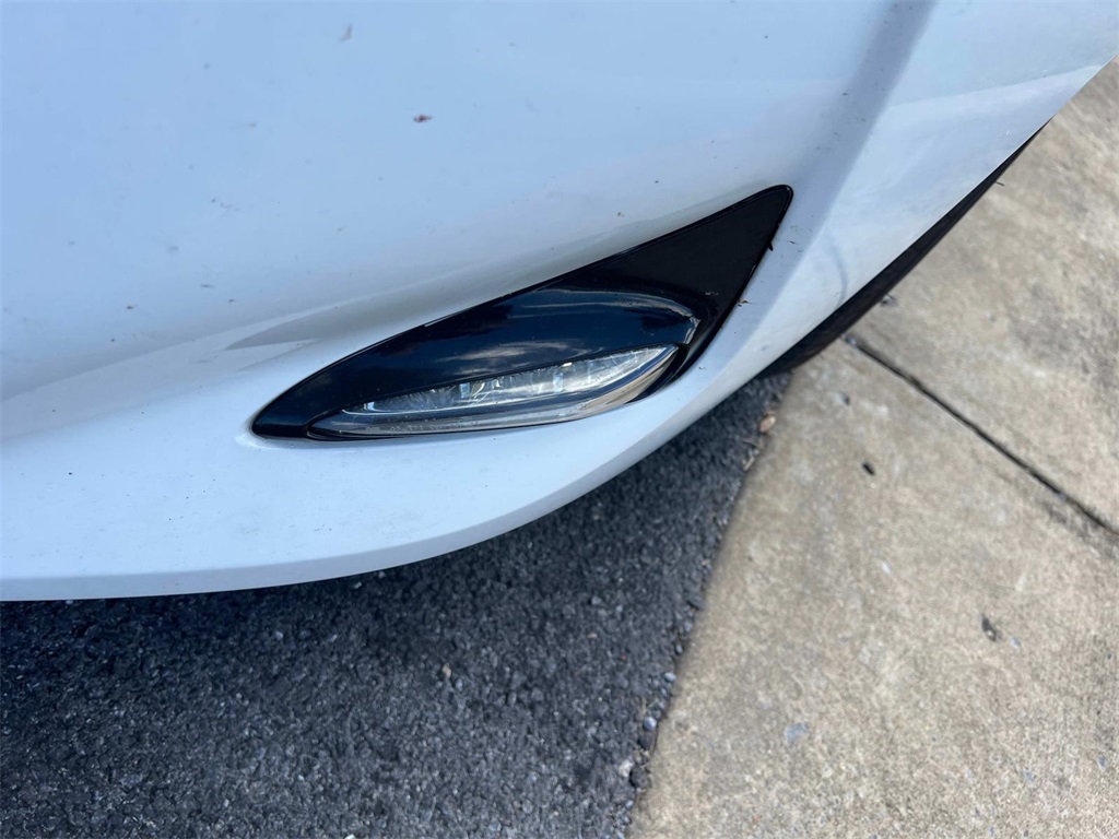 2017 Toyota Corolla LE photo 3
