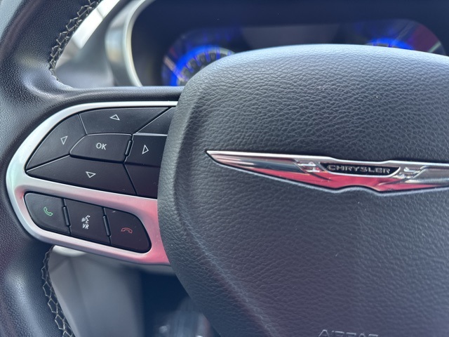 2022 Chrysler Pacifica Touring L photo 25