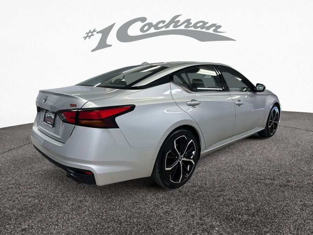 2023 Nissan Altima 2.5 SR photo 23