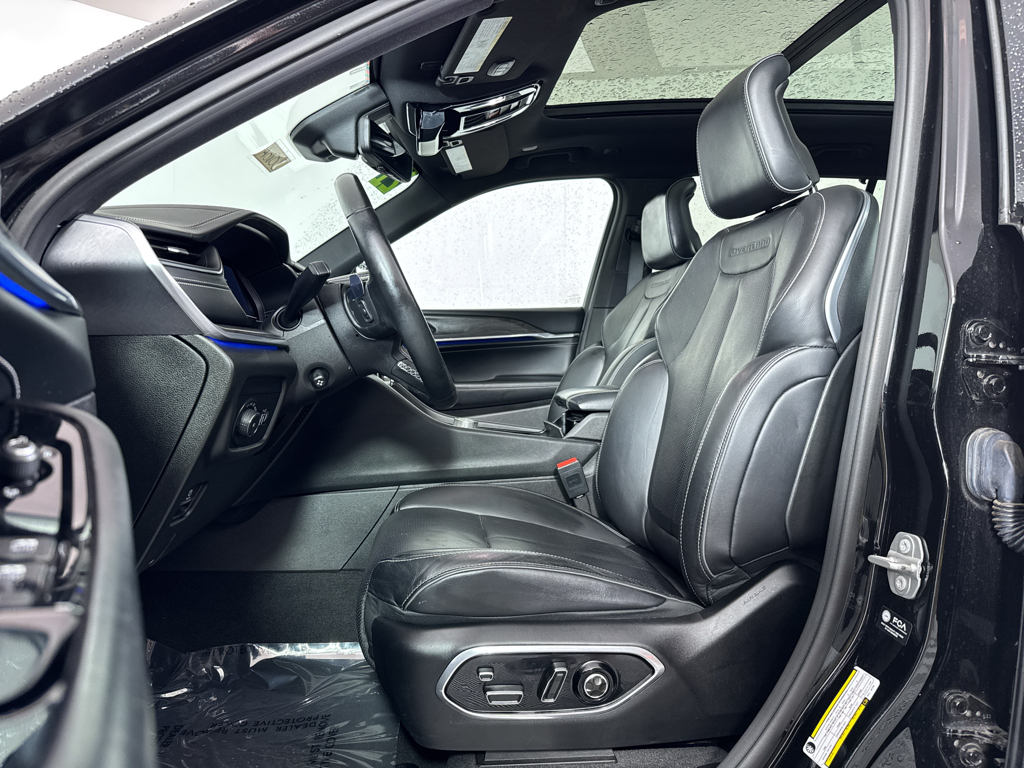 2021 Jeep Grand Cherokee Overland photo 4