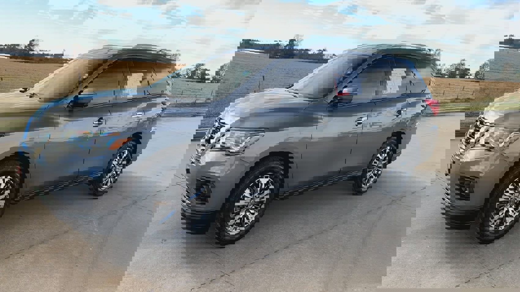 2020 Nissan Pathfinder SL photo 4