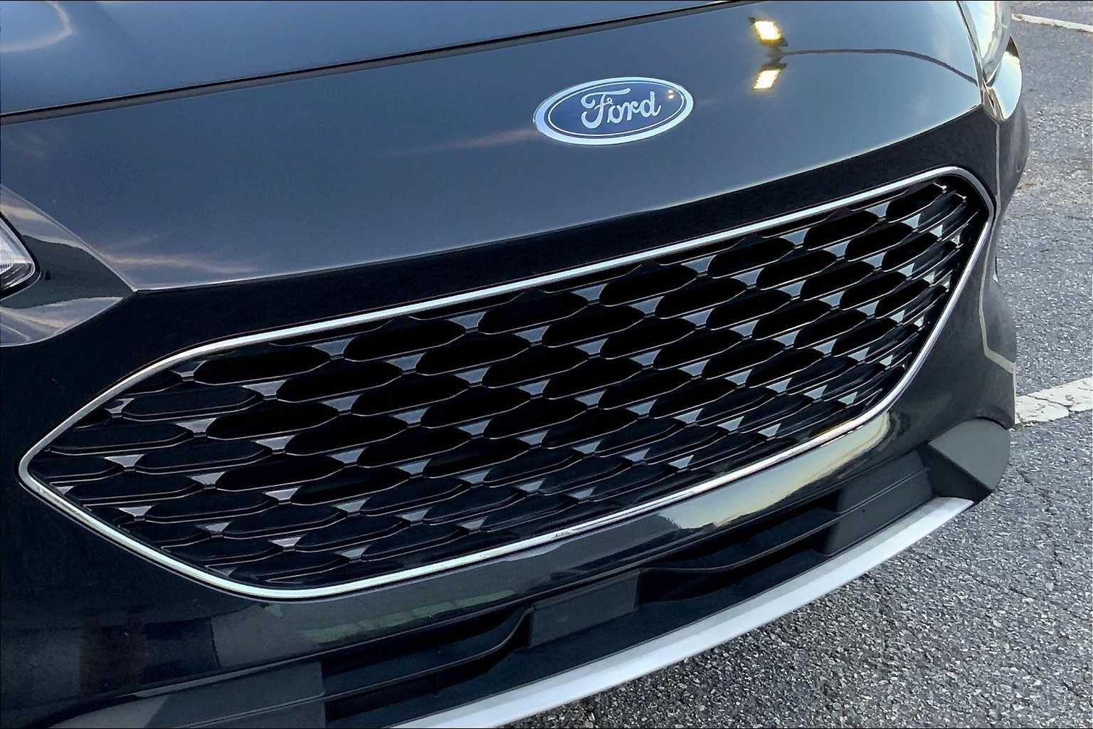 2020 Ford Escape SEL photo 27