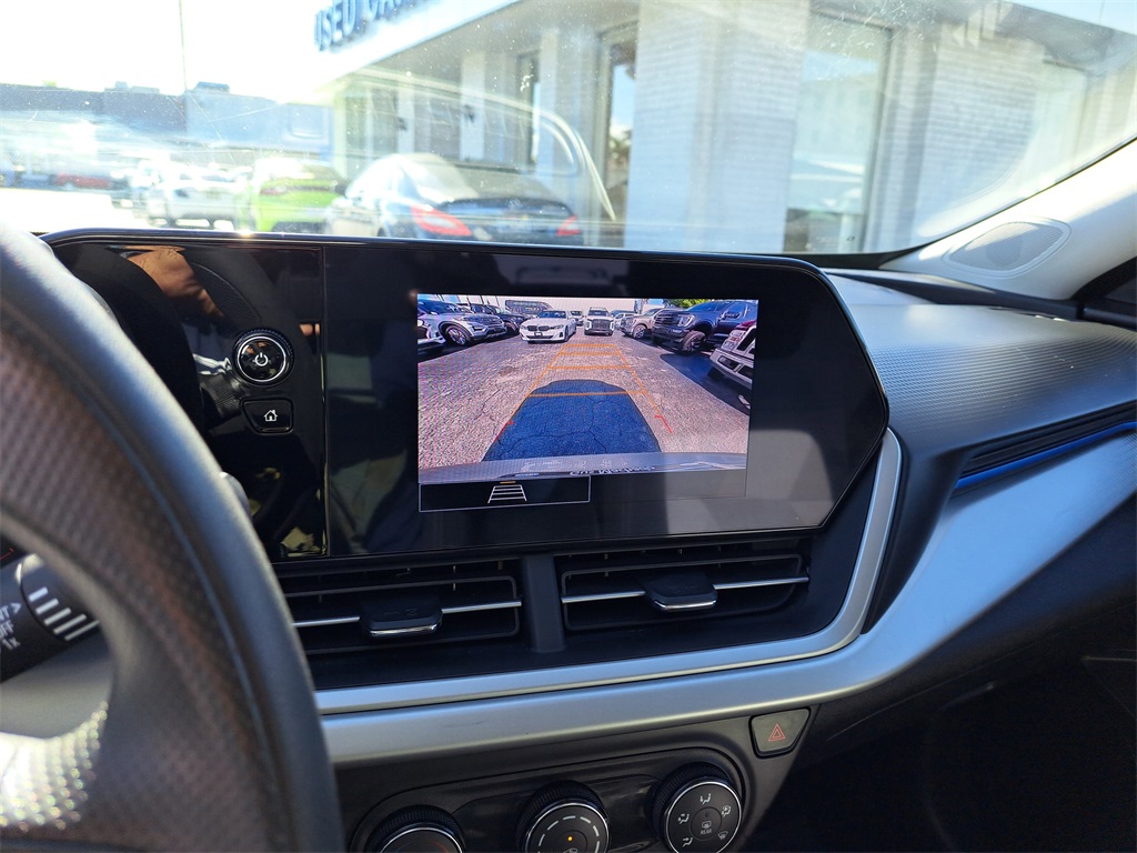2024 Chevrolet Trax LS photo 18