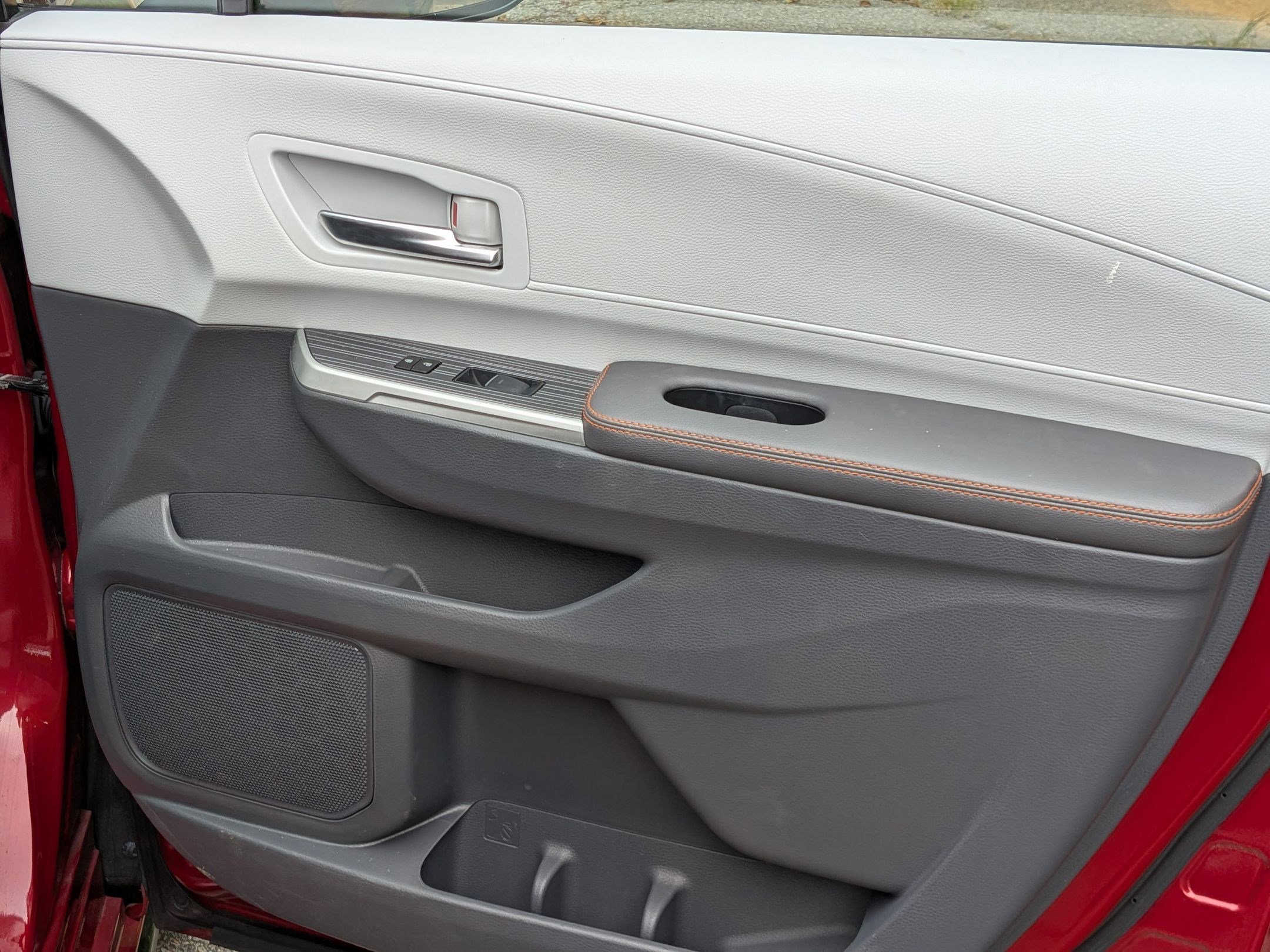 2022 Toyota Sienna XSE photo 34