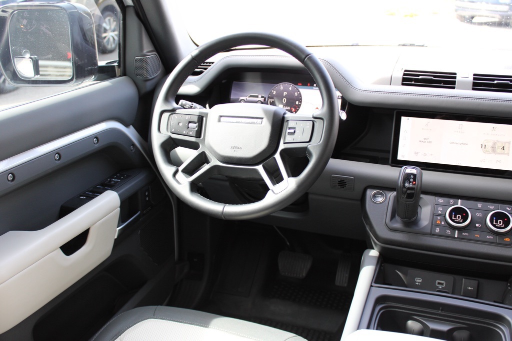 2023 Land Rover Defender 110 X-Dynamic SE photo 22