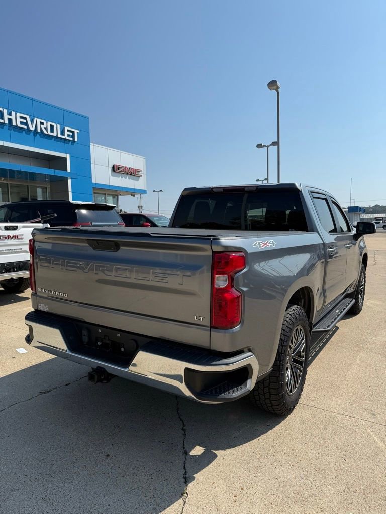 Used 2021 Chevrolet Silverado 1500 LT with VIN 1GCUYDED2MZ411933 for sale in Little Rock