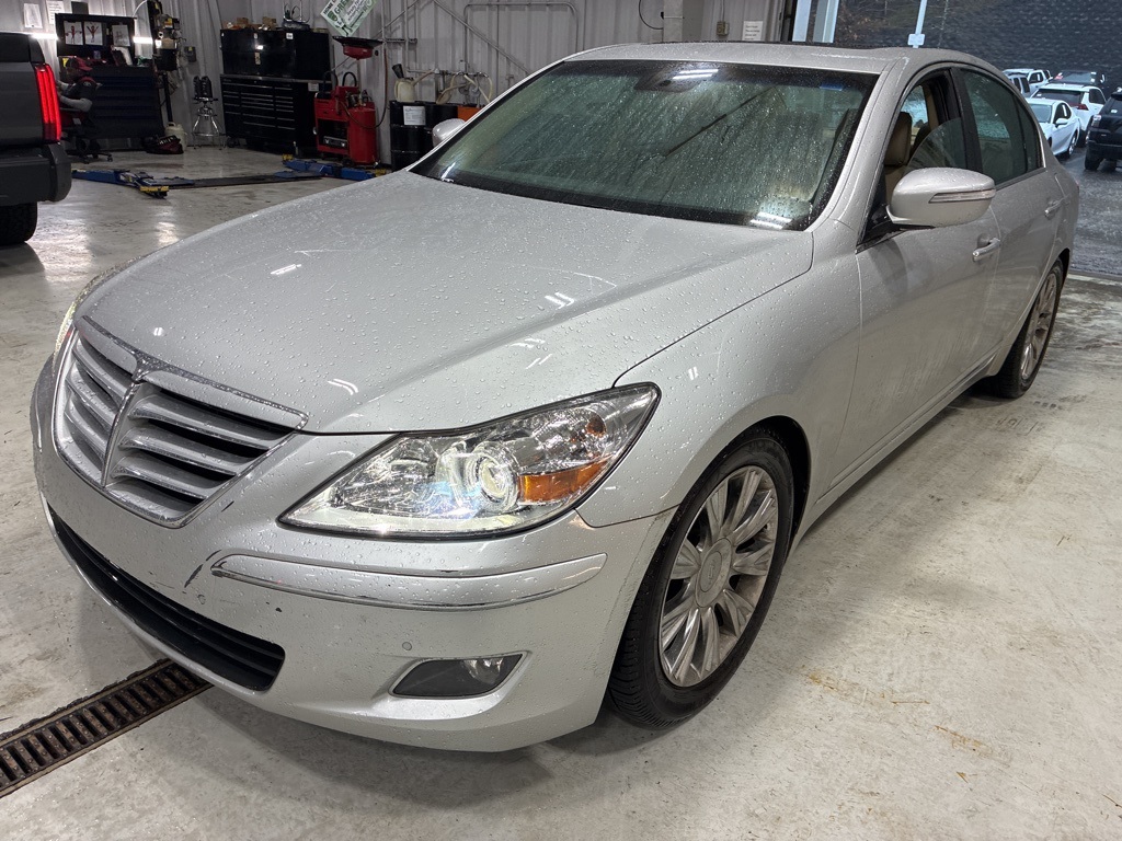 2009 Hyundai Genesis 3.8's photo