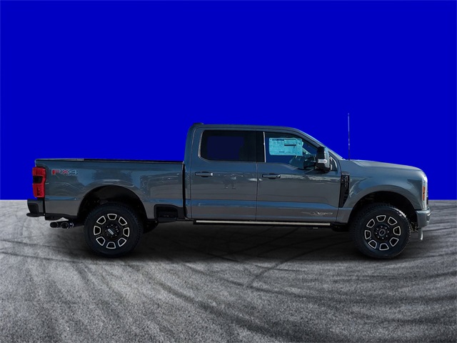2025 Ford F-350 Platinum photo 2