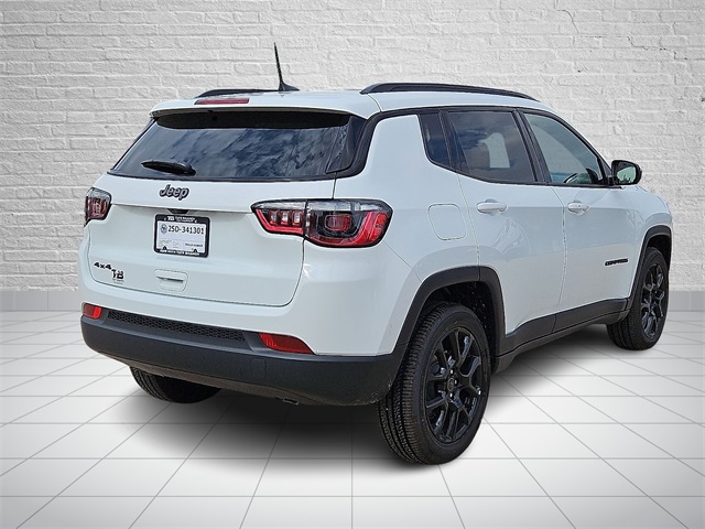 2026 Jeep Compass Latitude photo 4