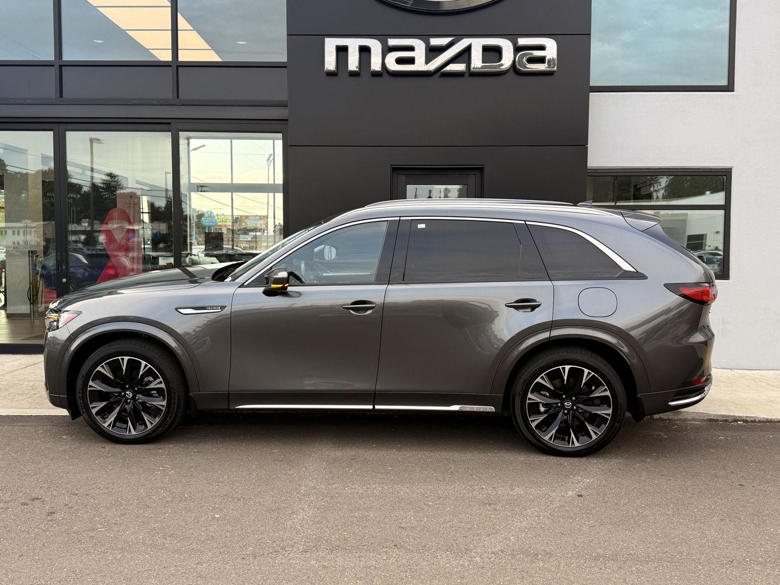 2025 Mazda CX-90 Premium Package's photo