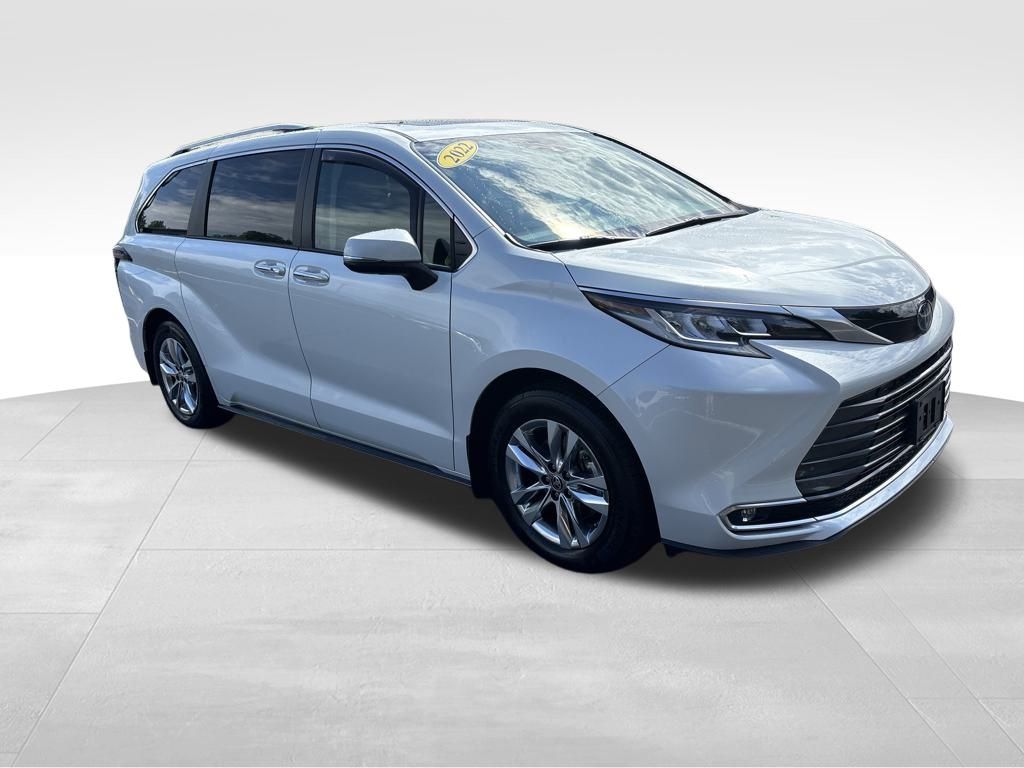 2022 Toyota Sienna Limited photo 7