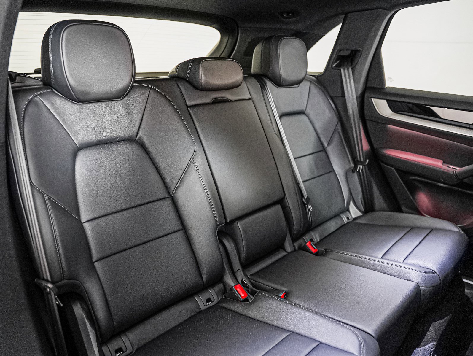 2026 Porsche Cayenne photo 6