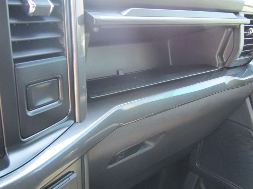 2023 Ford F-150 XLT photo 27
