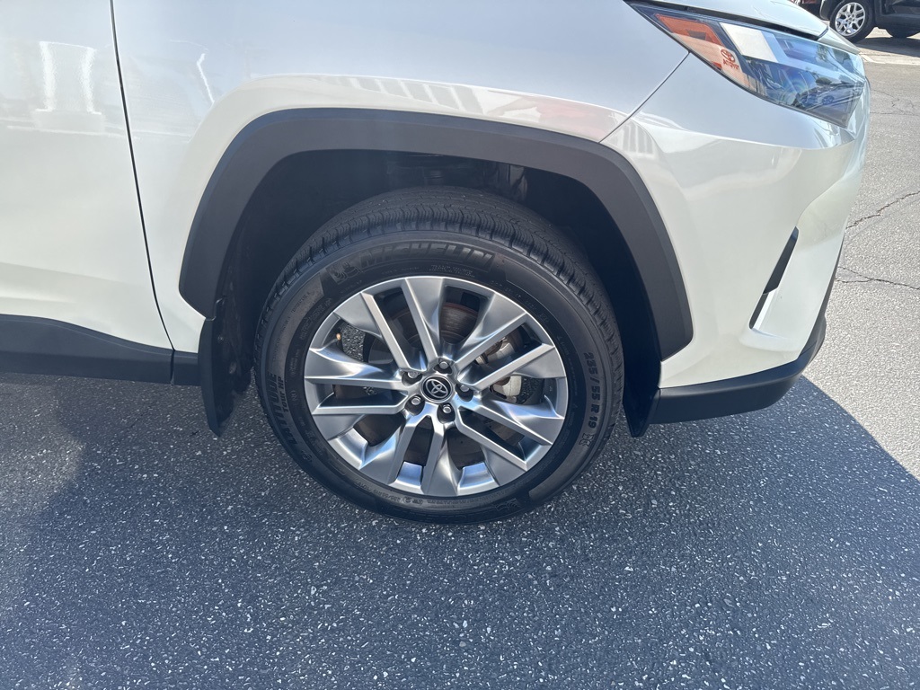 2022 Toyota RAV4 XLE Premium photo 21
