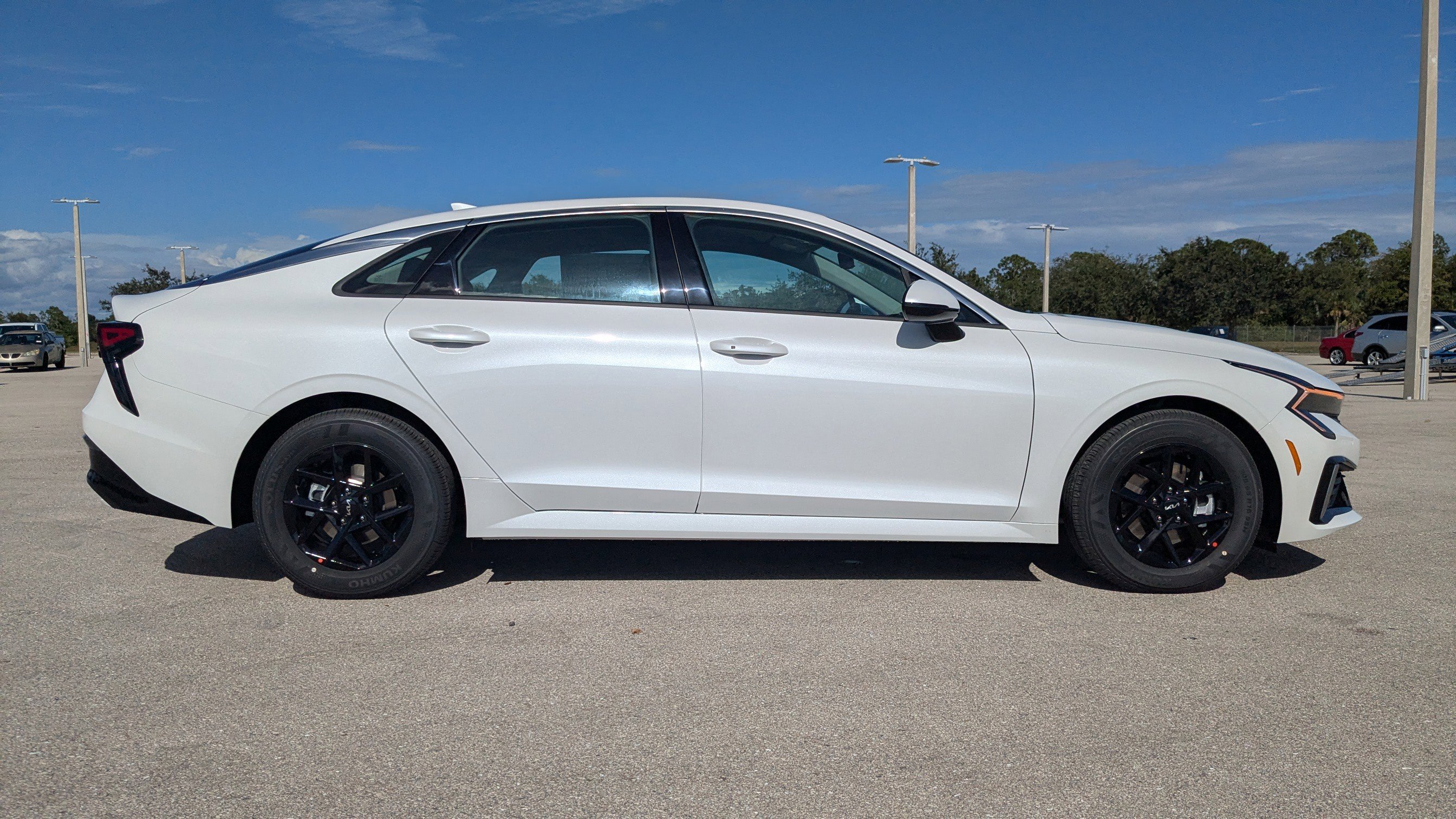 2026 Kia K5 LXS photo 4