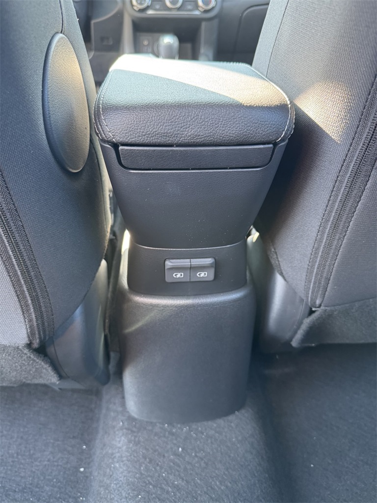 2025 Nissan Kicks Play S photo 13