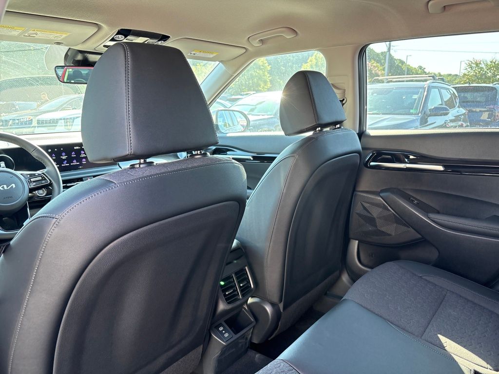 2025 Kia Seltos X-Line photo 19