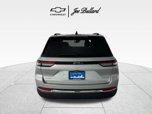 2022 Jeep Grand Cherokee Limited photo 3