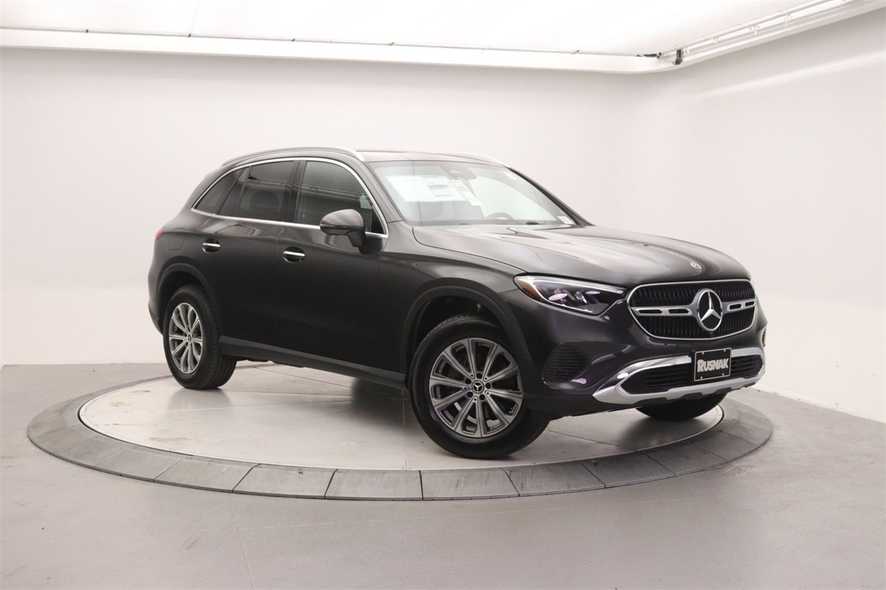 2026 Mercedes-Benz GLC Base's photo