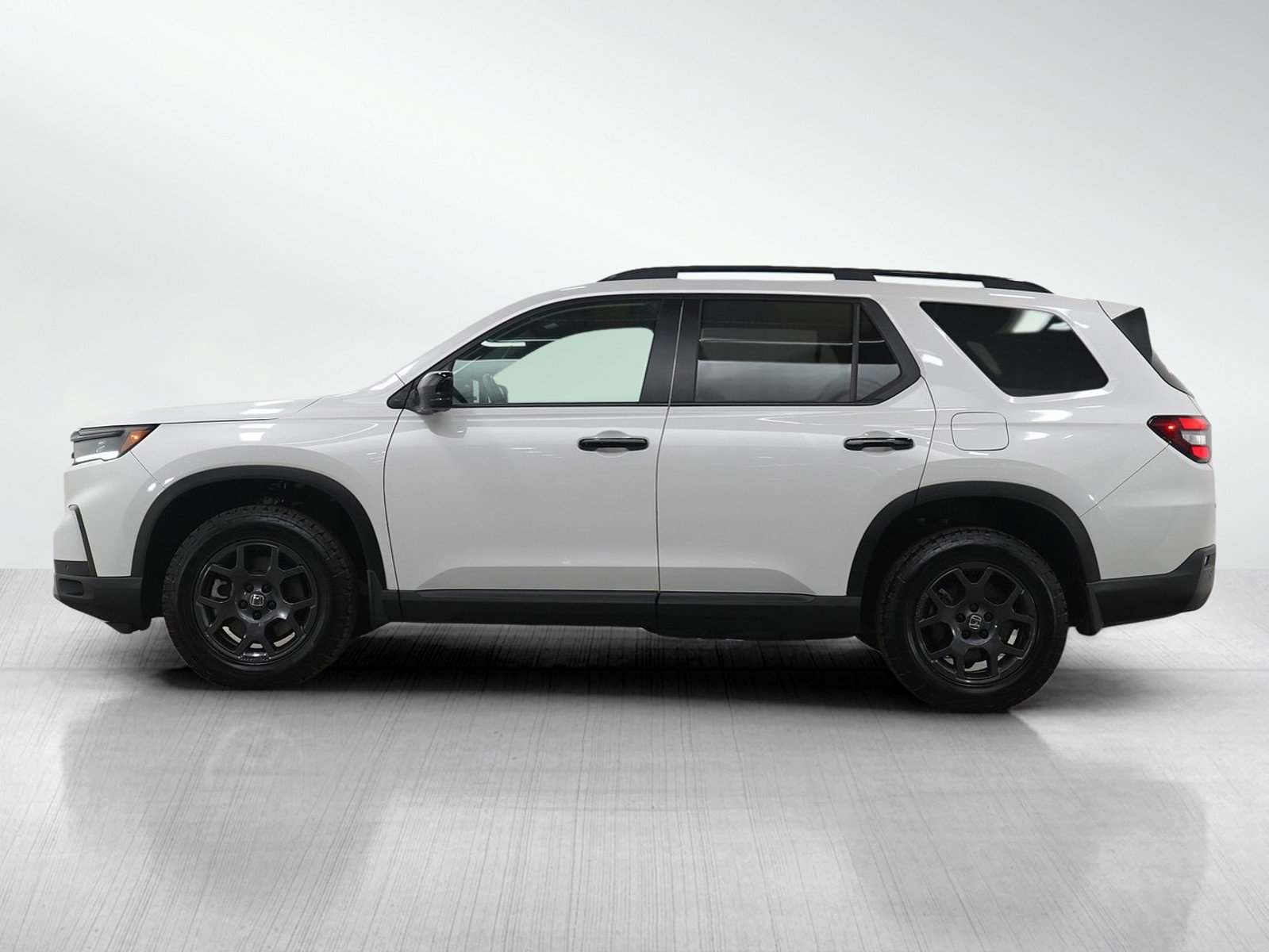 Used 2024 Honda Pilot TrailSport with VIN 5FNYG1H64RB036009 for sale in Burnsville, Minnesota