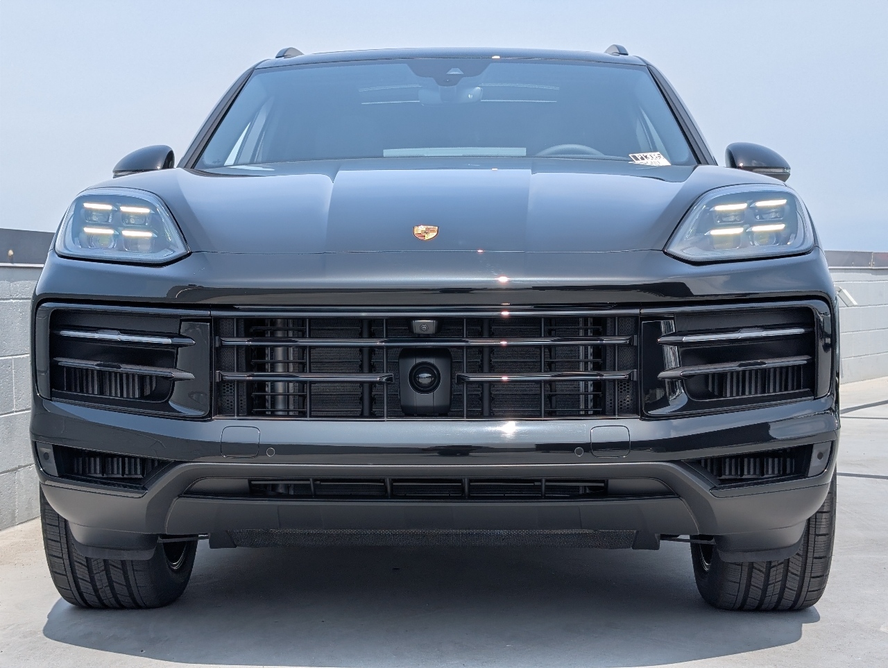 2025 Porsche Cayenne photo 8