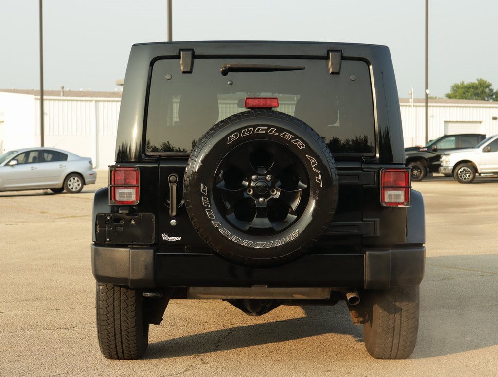 2015 Jeep Wrangler Unlimited Altitude photo 6