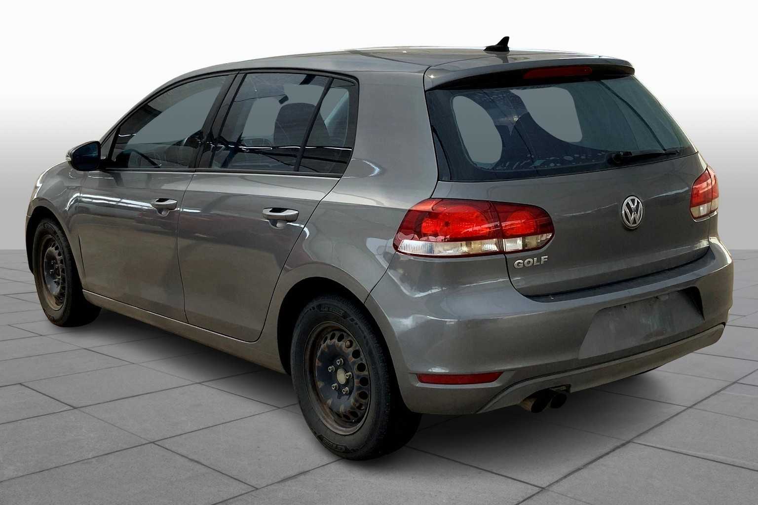 2012 Volkswagen Golf photo 11