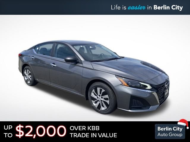 2025 Nissan Altima S's photo