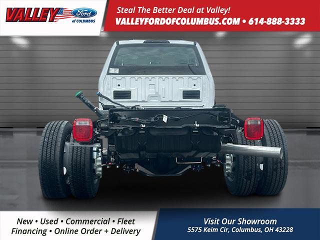 2025 Ford F-550 photo 5