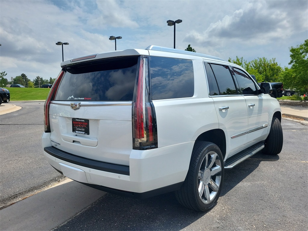 2016 Cadillac Escalade Luxury photo 4