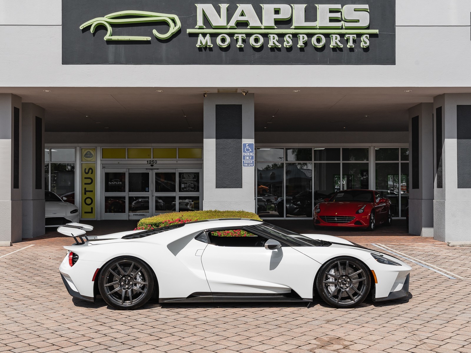 2019 Ford GT photo 22