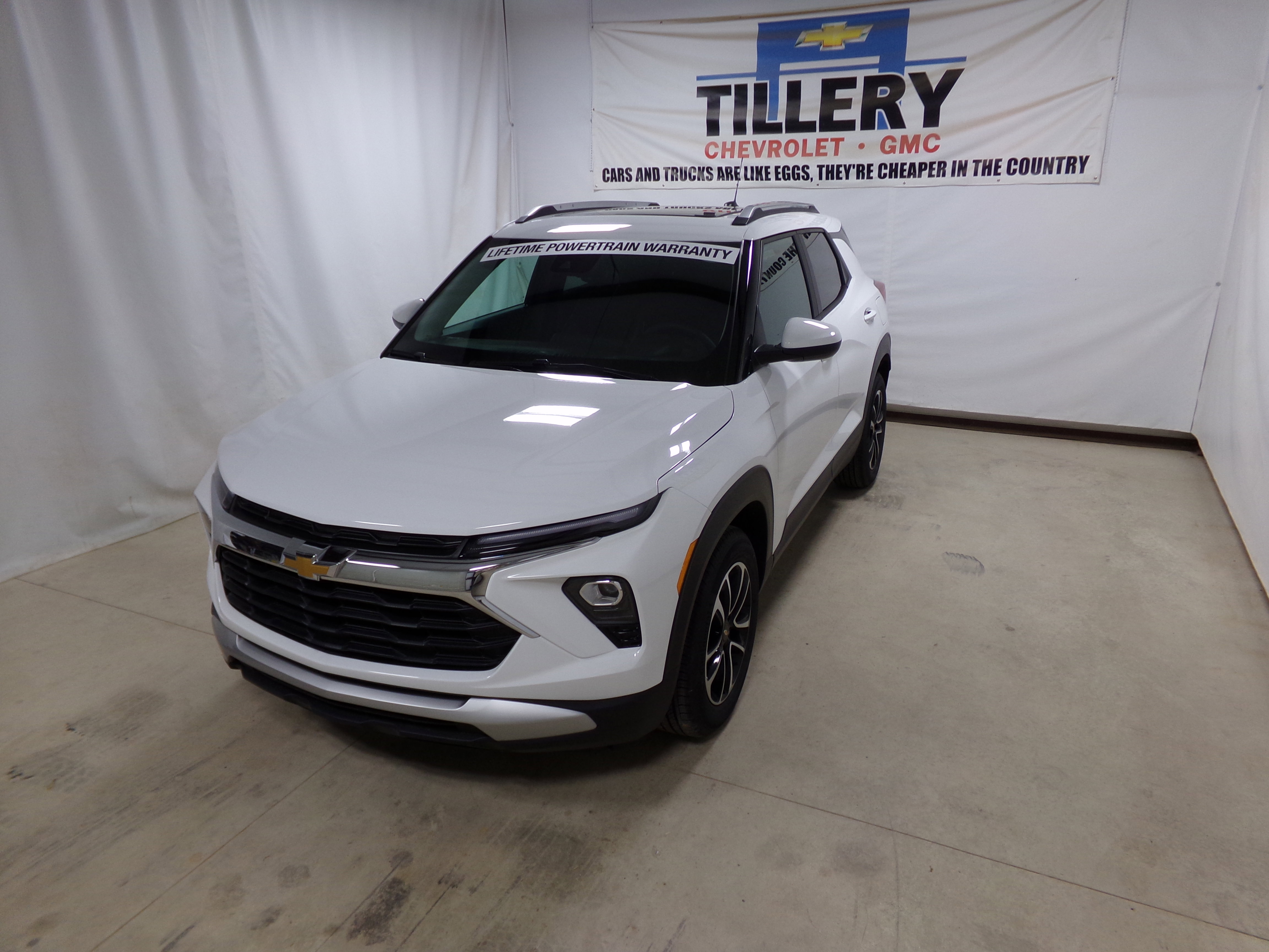 2026 Chevrolet Trailblazer LT photo 2